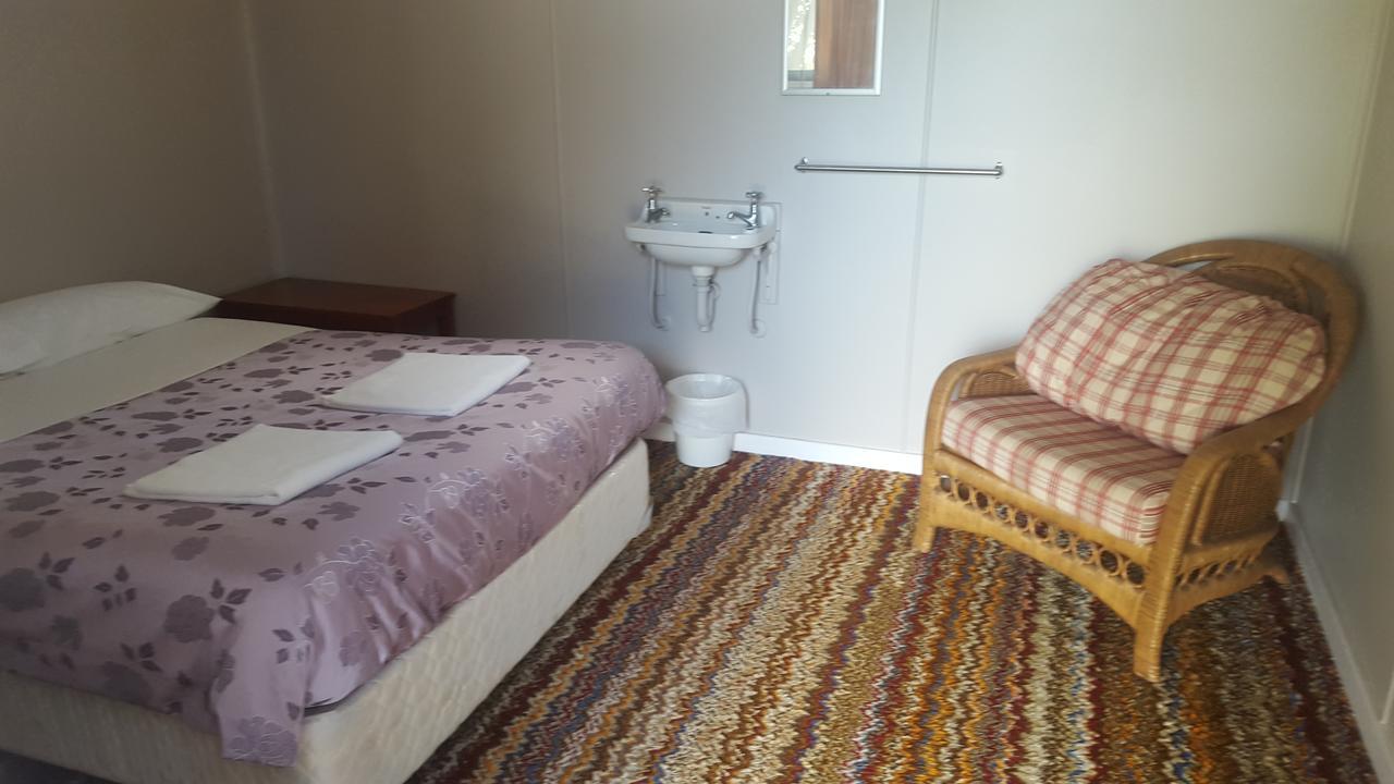والبول Tingle All Over Budget Accommodation المظهر الخارجي الصورة