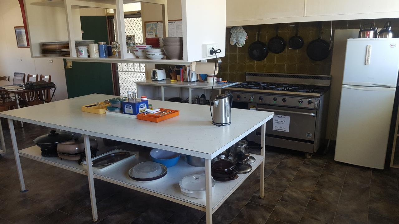 والبول Tingle All Over Budget Accommodation المظهر الخارجي الصورة
