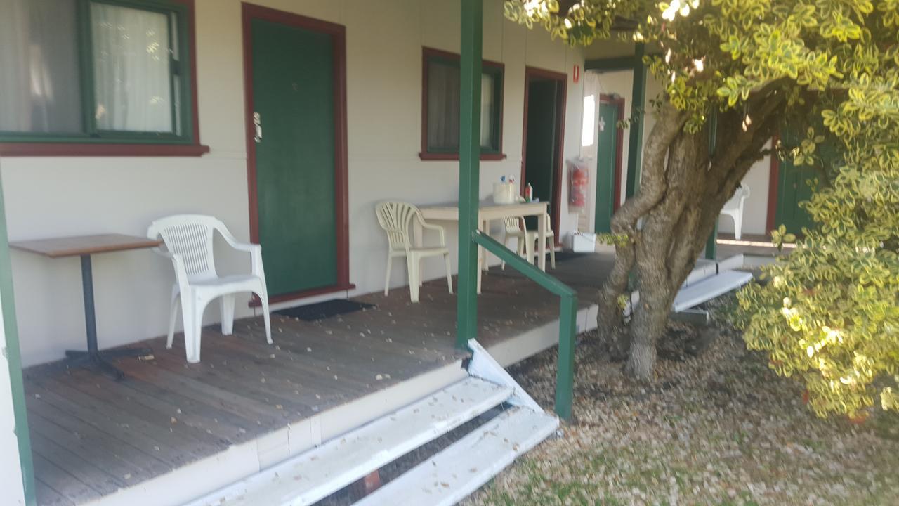 والبول Tingle All Over Budget Accommodation المظهر الخارجي الصورة